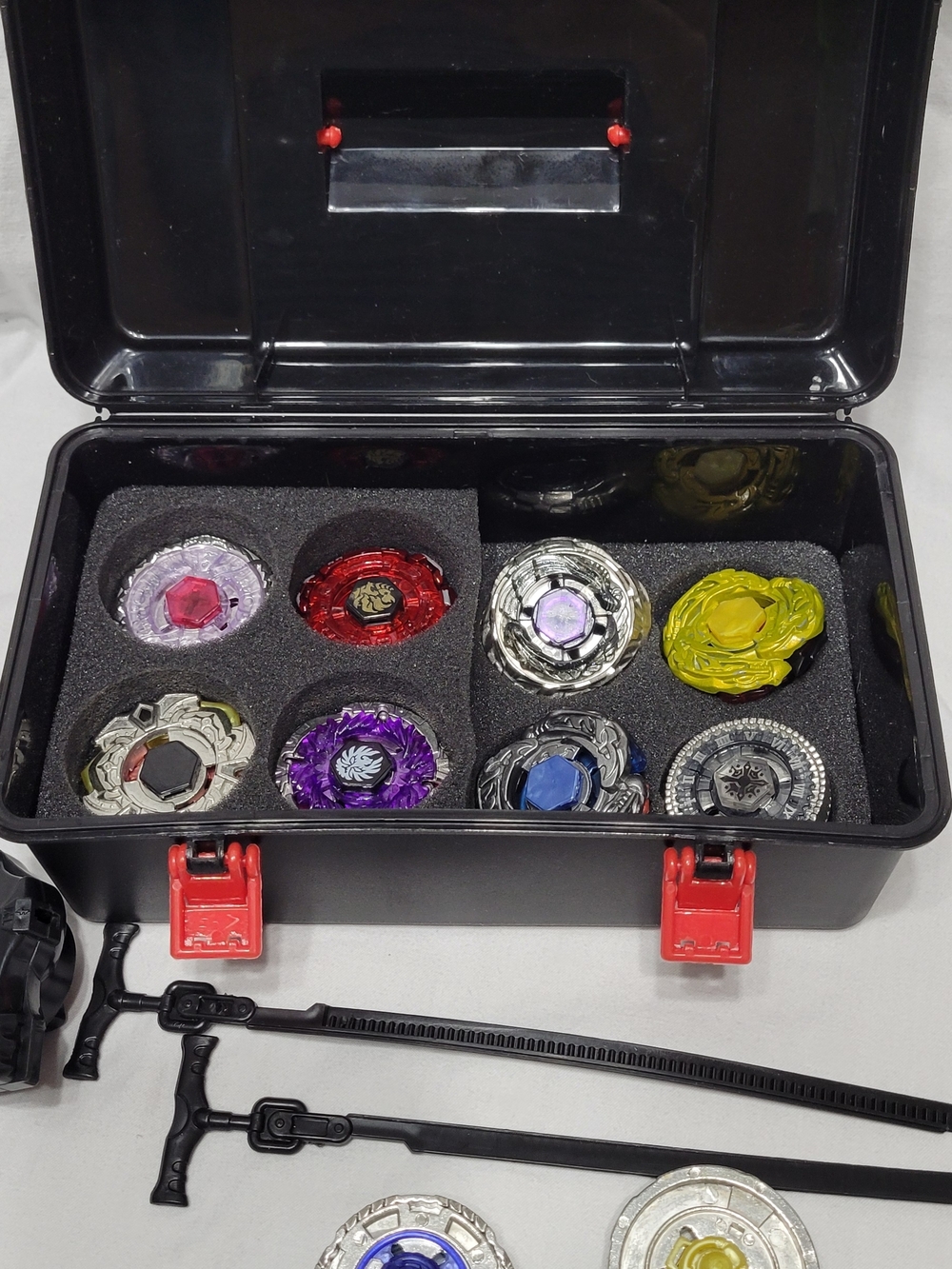 Battling 11 Spinning Tops 2 Launchers Metal Fusion Game with Storage Box - Picture 3 of 16